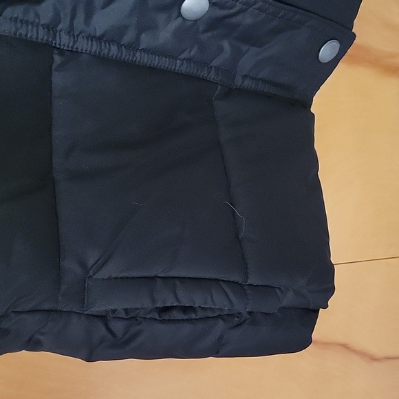 Old Navy Puffer Vest Black - Picture 3 of 5